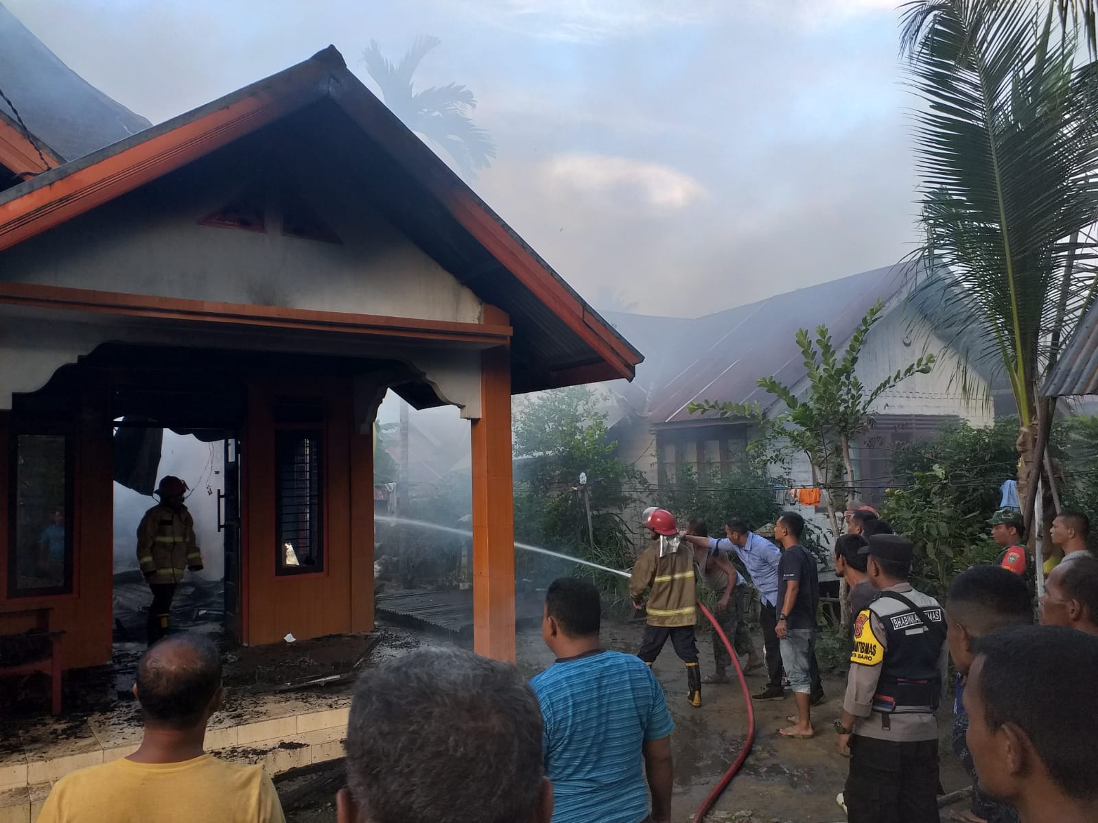 Rumah Guru Honorer Ludes Terbakar di Aceh Besar