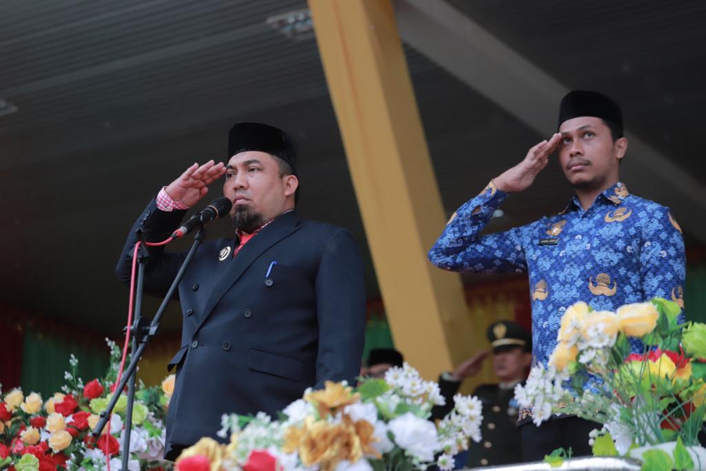 Pj Bupati Aceh Besar Inspektur Upacara HUT Korpri ke-52 dan PGRI ke-78