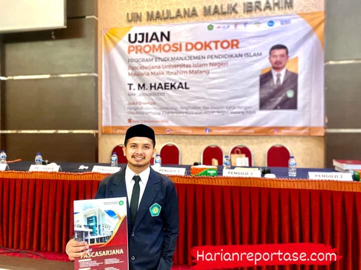 Di Usia Muda, Alumni Pesantren Moderen Misbahul Ulum Raih Gelar Doktor dengan Predikat Cumlaude