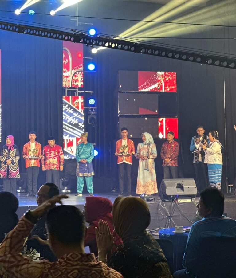 Batu Giok Nagan Raya Raih Juara III Kategori Cendera Mata pada API Award 2023 di Kota Ambon