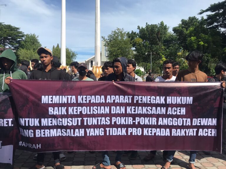 APRAH Demo Kantor DPRA, Minta Kejaksaan Usut Pokir Dewan Yang Bermasalah