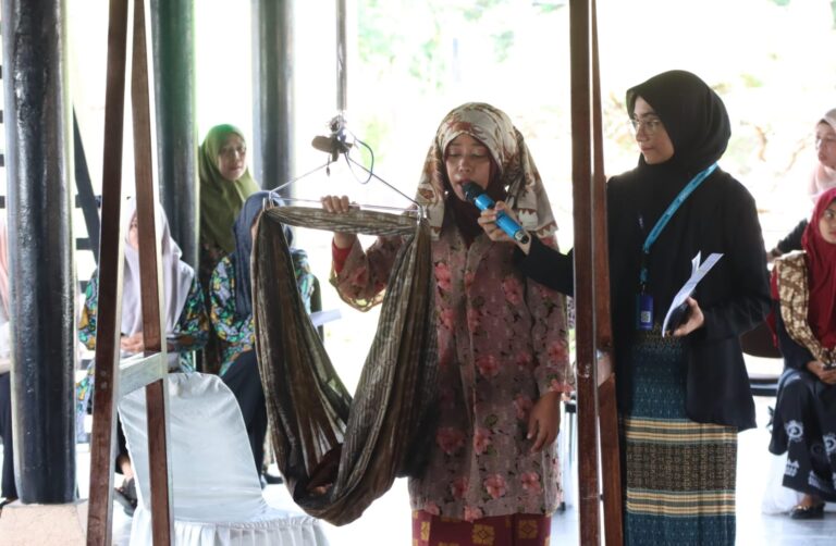 Lomba Peuayon Aneuk Nagan Raya Jadi Pusat Perhatian Penonton pada PKA- 8