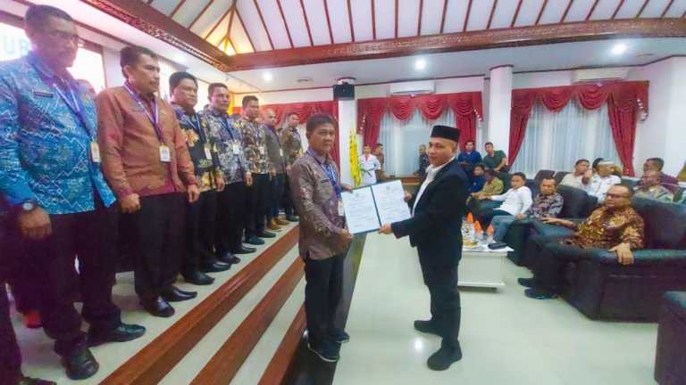 Ketua Umum KONI Aceh Lantik Pengurus Koni Lhokseumawe Periode 2023-2027