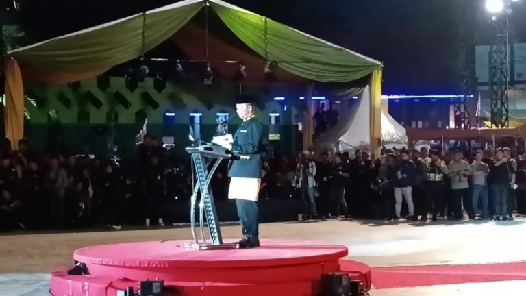 Pembukaan PKA Ke-8, Taman Sultan Ratu Safiatuddin Dipenuhi Lautan Manusia