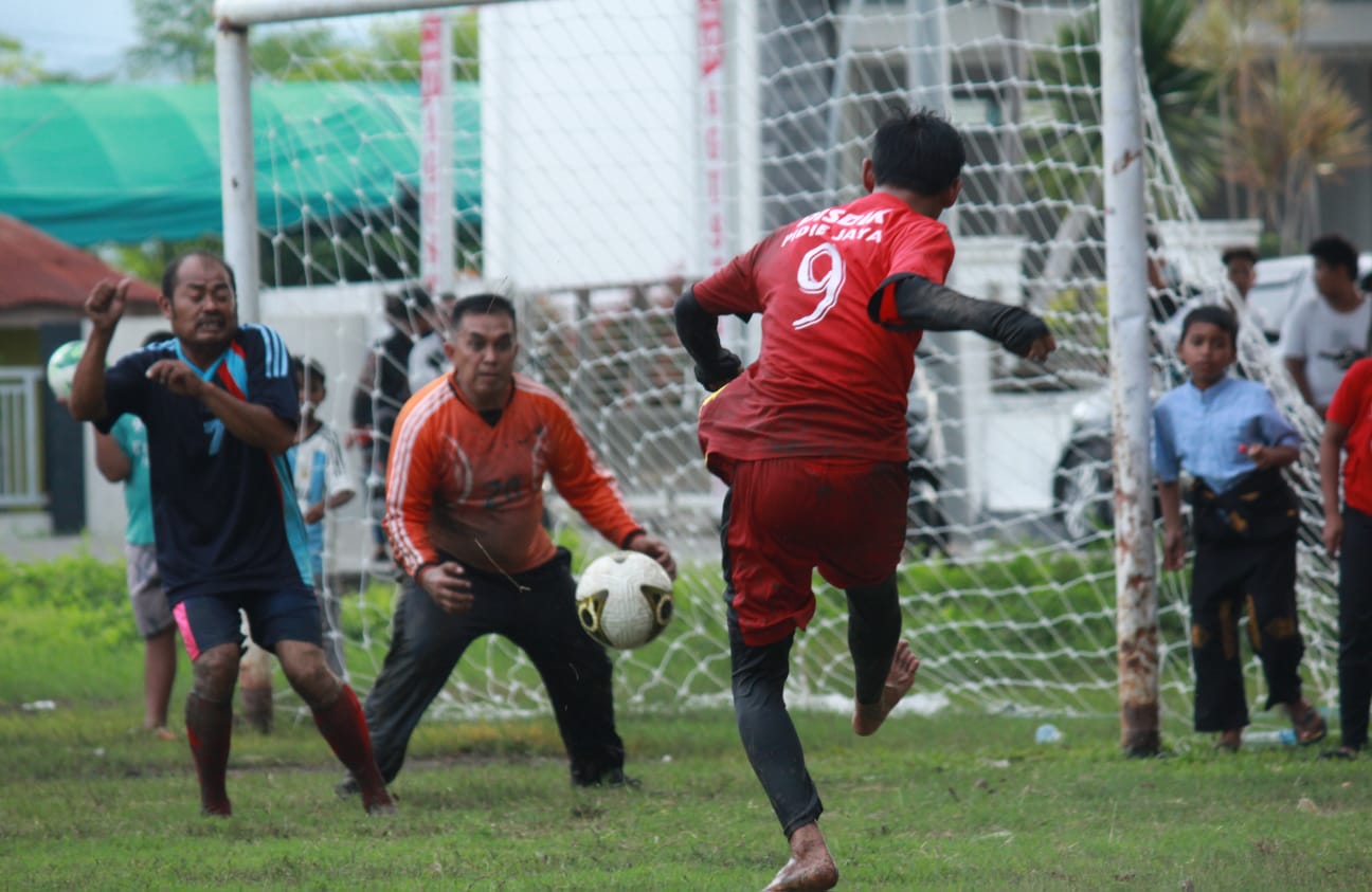 Adu Kuat 4 Tim SKPK di Semifinal Fun Football Korpri