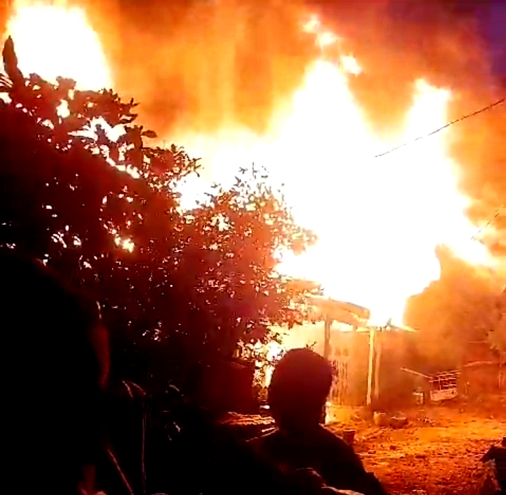 Dua Unit Rumah Warga Simeulue Hangus Terbakar