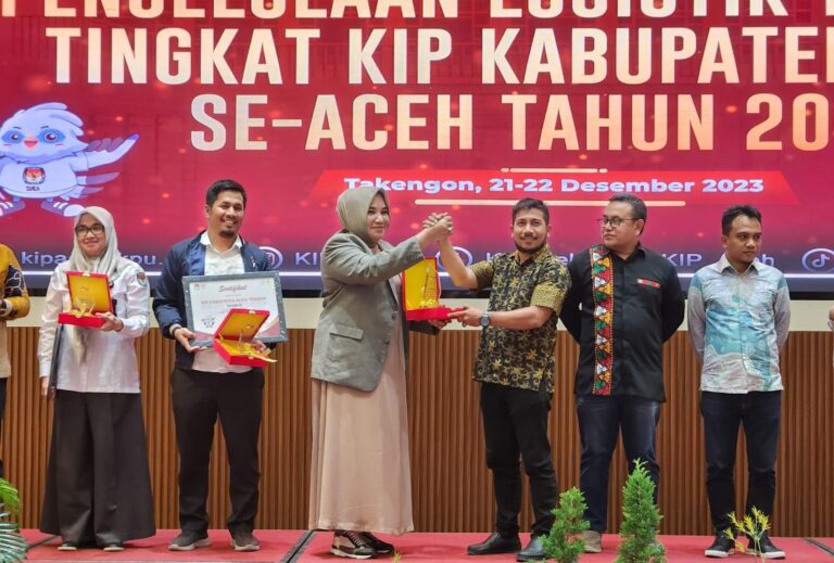 KIP Nagan Raya Raih Juara Terbaik I Award Pengelolaan Logistik Pemilu KIP Kab/Kota Se-Aceh