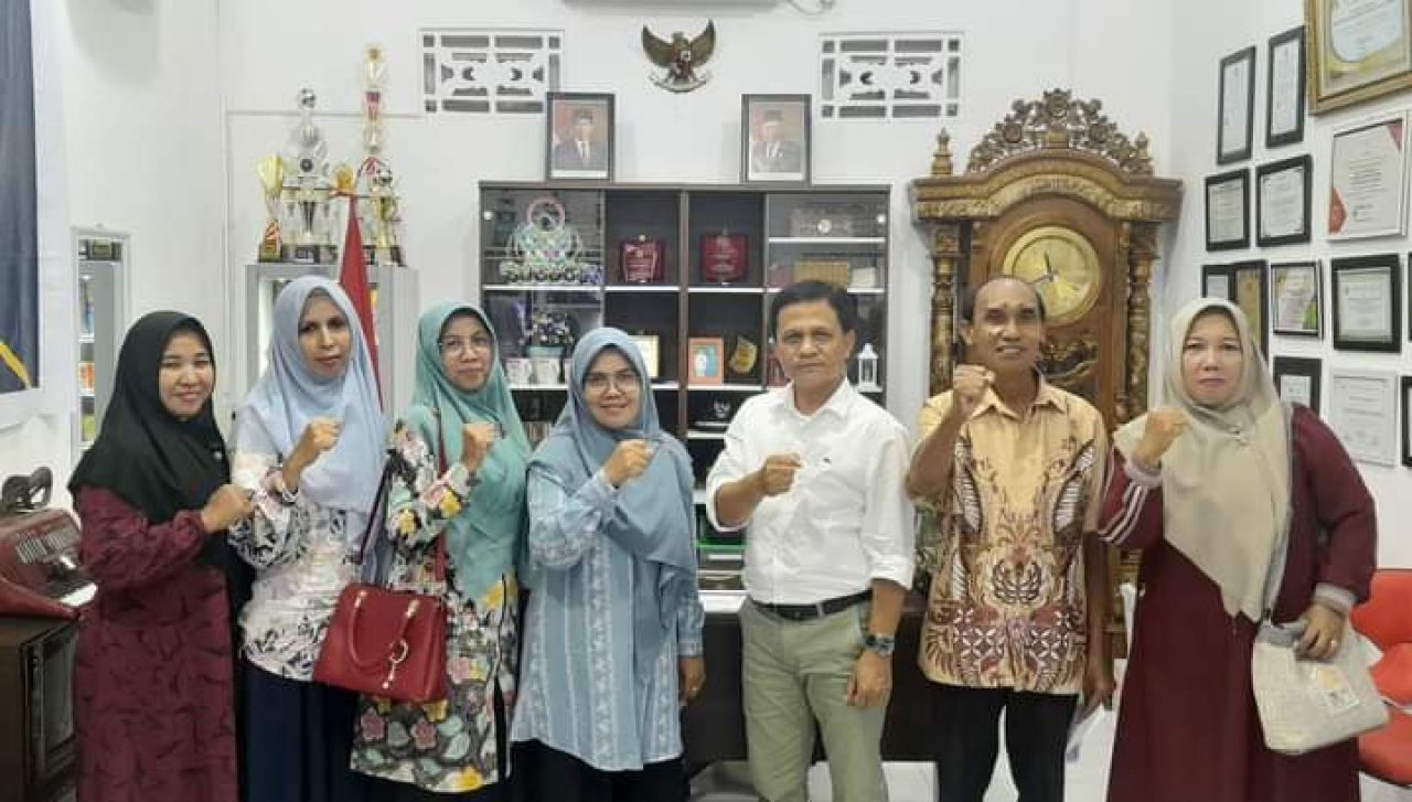 Dinas Perpustakaan Dan Arsip Aceh Melakukan kunjungan Kerja Di Perpustakaan Ceria kampung kesehatan
