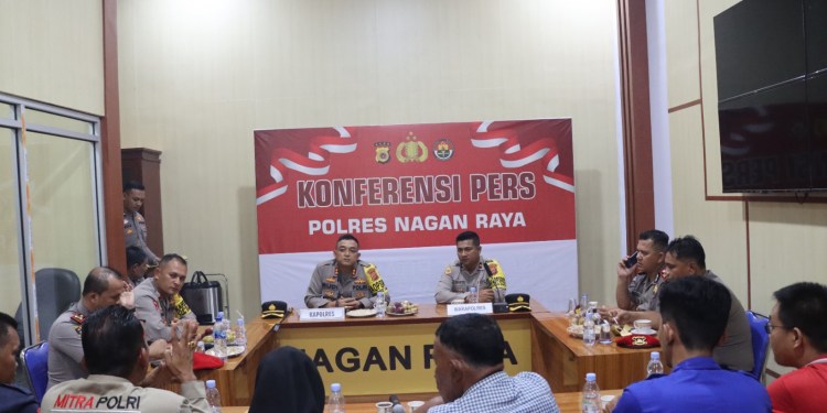 Konferensi Pers Akhir Tahun 2023 Kapolres Nagan Raya Sampaikan Capaian dan Tantangan Harkamtibmas