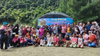 Masyarakat Gampong Peurada Laksanakan Family Gathering di Pante Ritieng Lhoknga