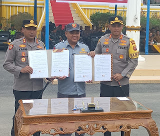Pj Bupati Aceh Tamiang Pimpin Upacara Apel Siaga Satlinmas Pemilu 2024