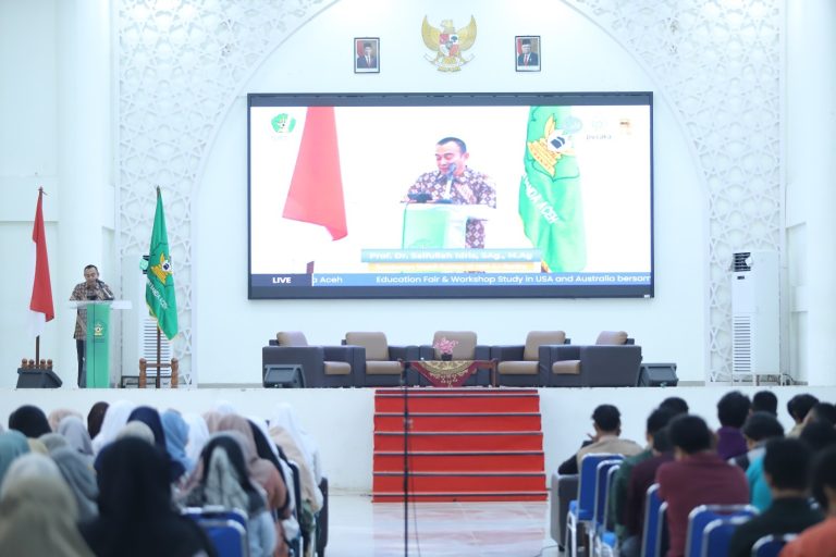 Ratusan Mahasiswa dan Dosen UIN Ar-Raniry Ikut Sosialisasi Pendidikan Amerika dan Australia