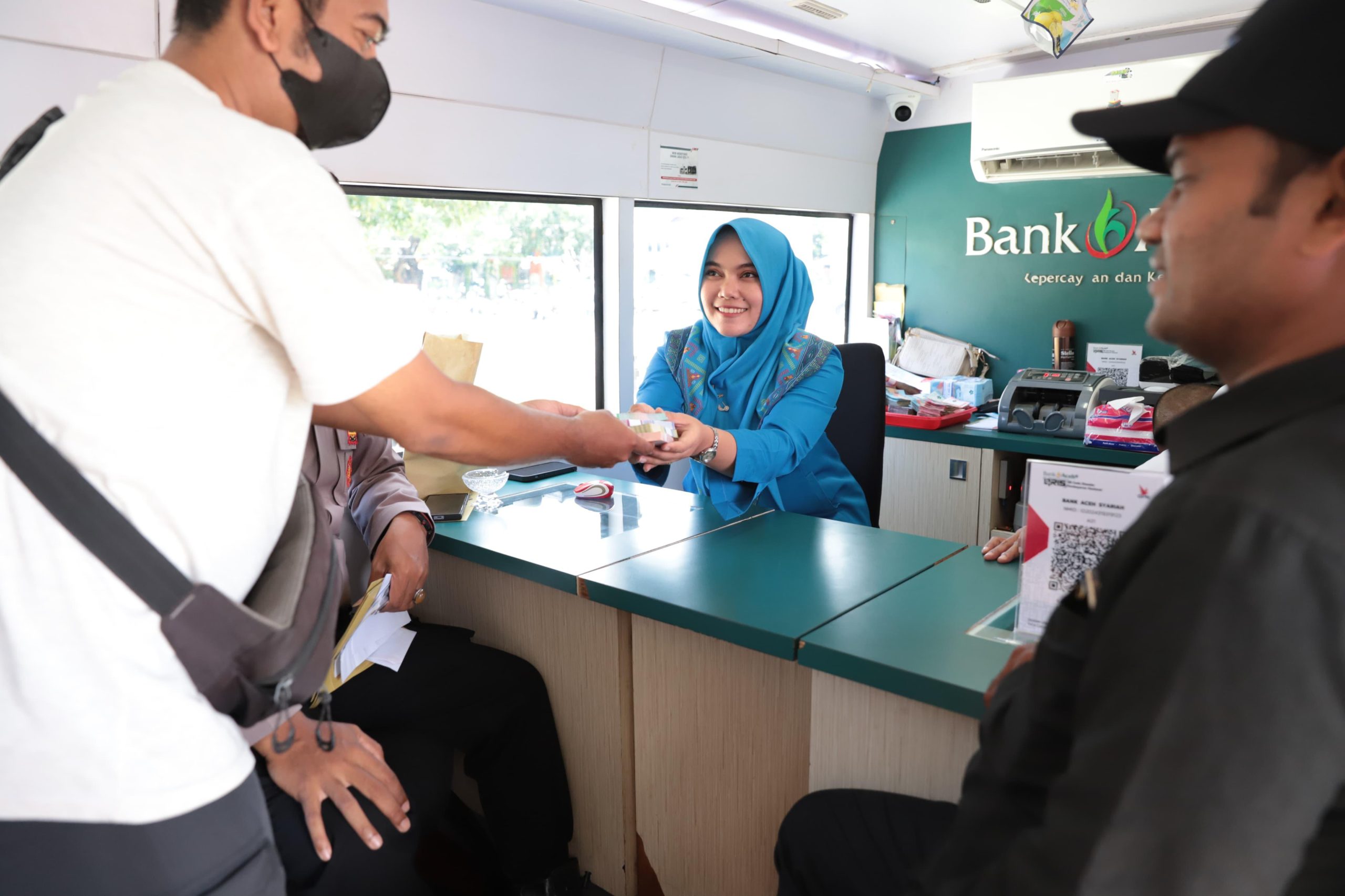 Jelang Idul Fitri 1445 H Bank Aceh Layani Penukaran Uang