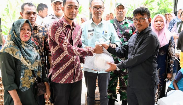 Warga Kecamatan Kuta Baro Membludak Memadati Pangan Murah