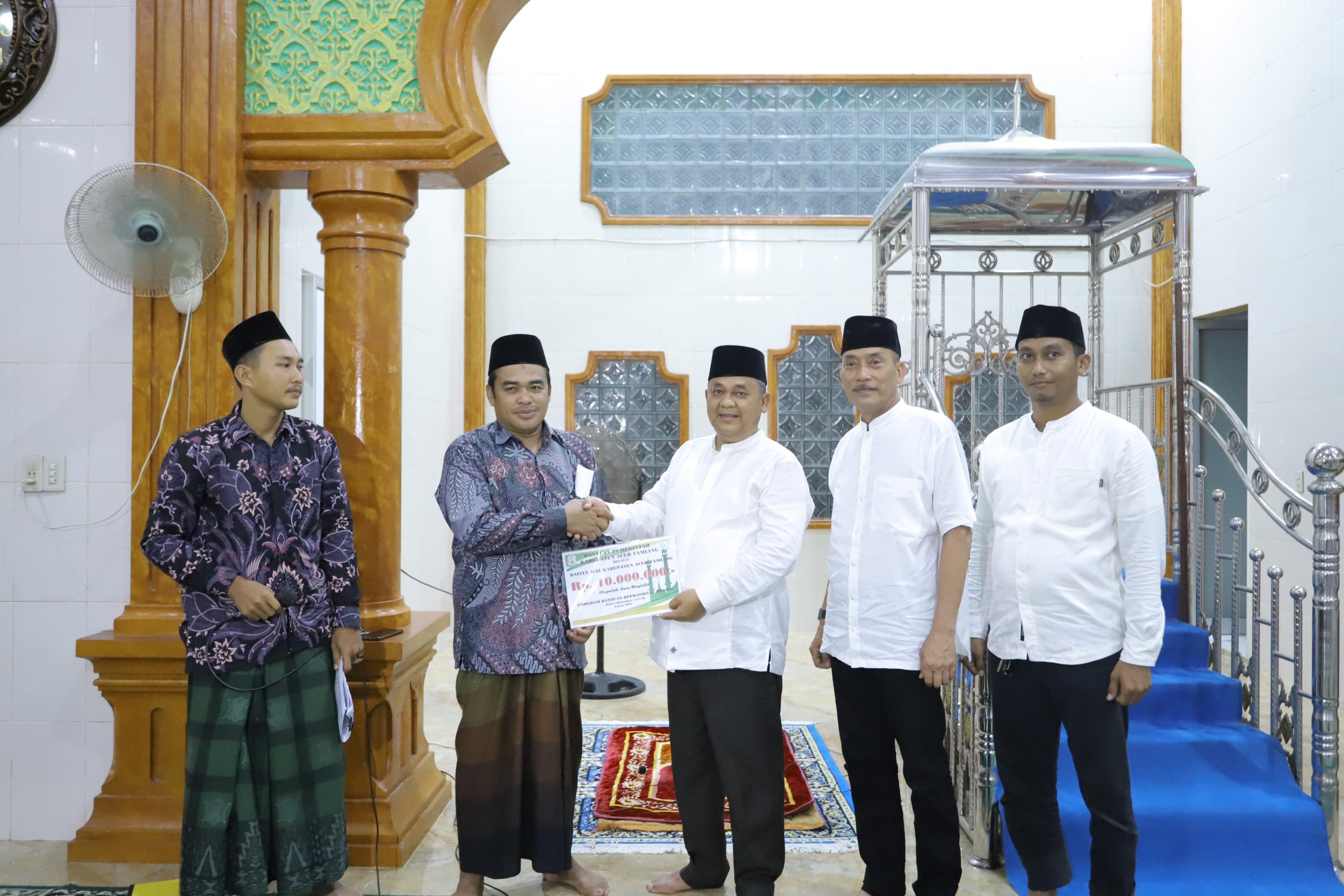 PJ Bupati Aceh Tamiang Safari Ramadan Menyerah Bantuan mesjid