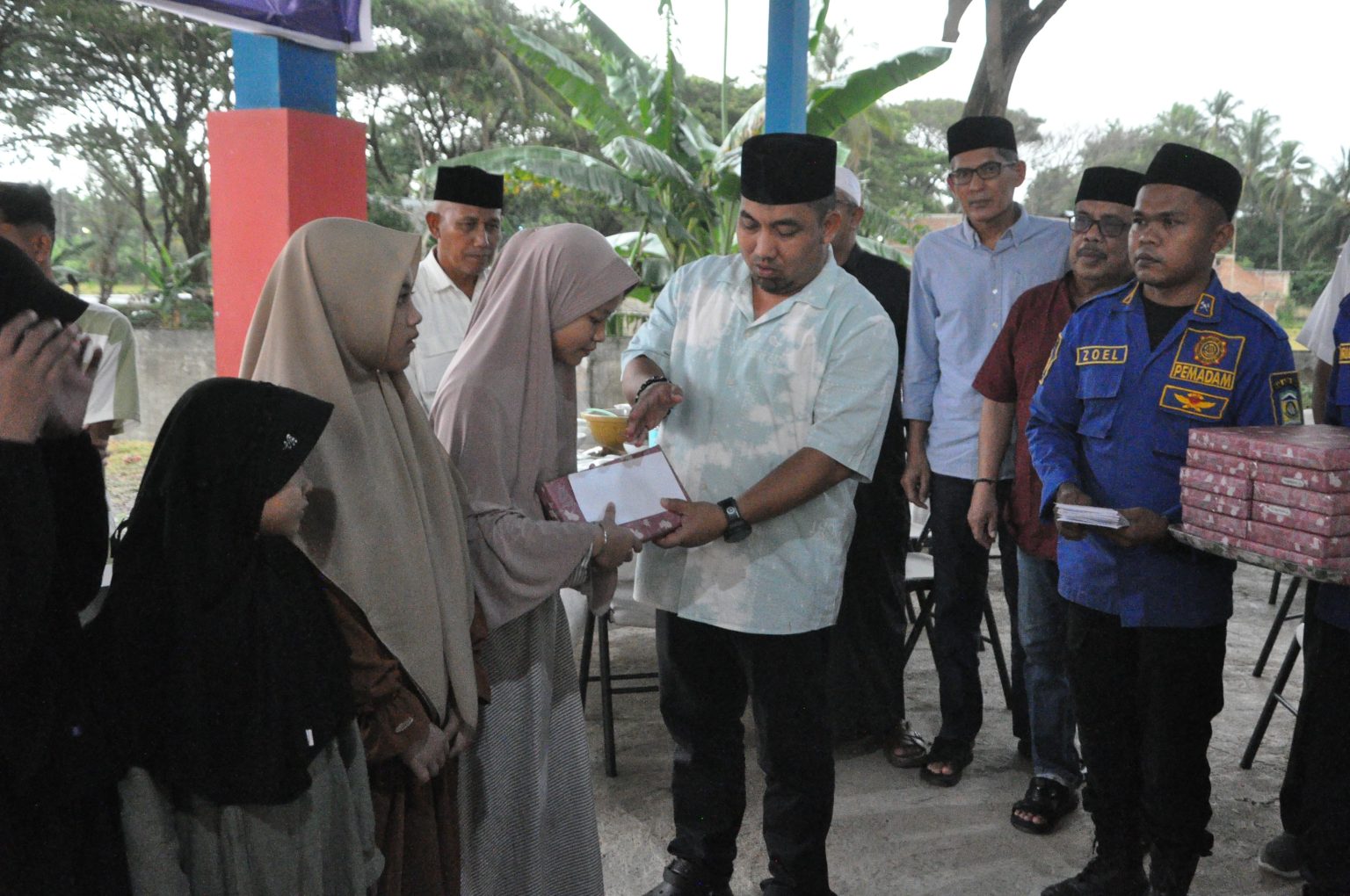 Pj Bupati Santuni Anak Yatim Peringati HUT ke-105 Damkar