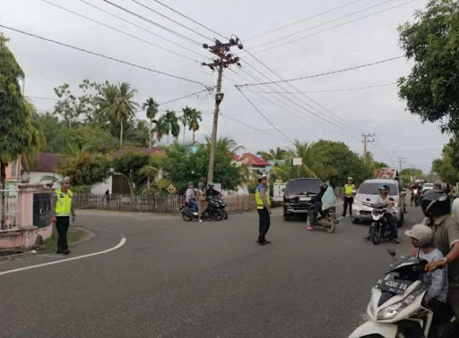 Sat Lantas Lakukan Pengamanan dan Pengaturan Arus Lalulintas, Objek Wisata Ramai di Kunjungi