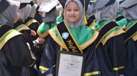 Diwisuda Sebagai Hafidzah Al-Quran 30 Juz Dr. Ibrahim Qamarius