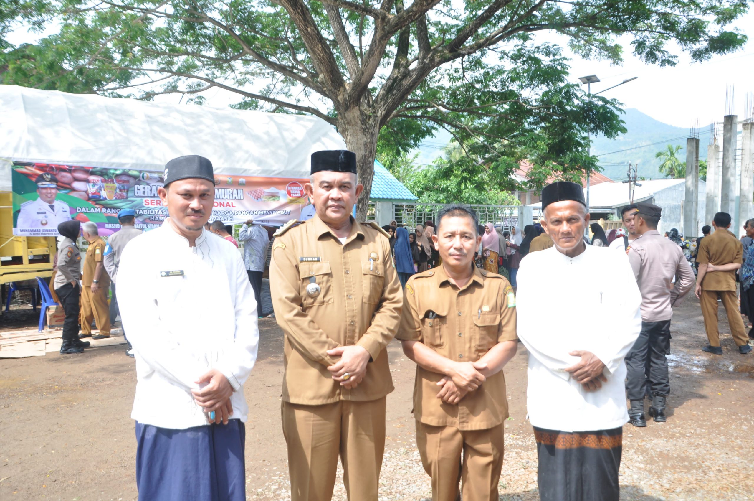 Bazar Pangan Murah Pemkab Aceh Besar Ketua MPU Darul Kamal Apresiasi