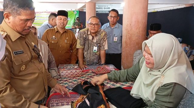 Bank Aceh Syariah Lhokseumawe Gelar Pelatihan Pelaku UMKM Perajin Tikar Traditional Aceh, PJ.Walikota Hanan Beri Apresiasi