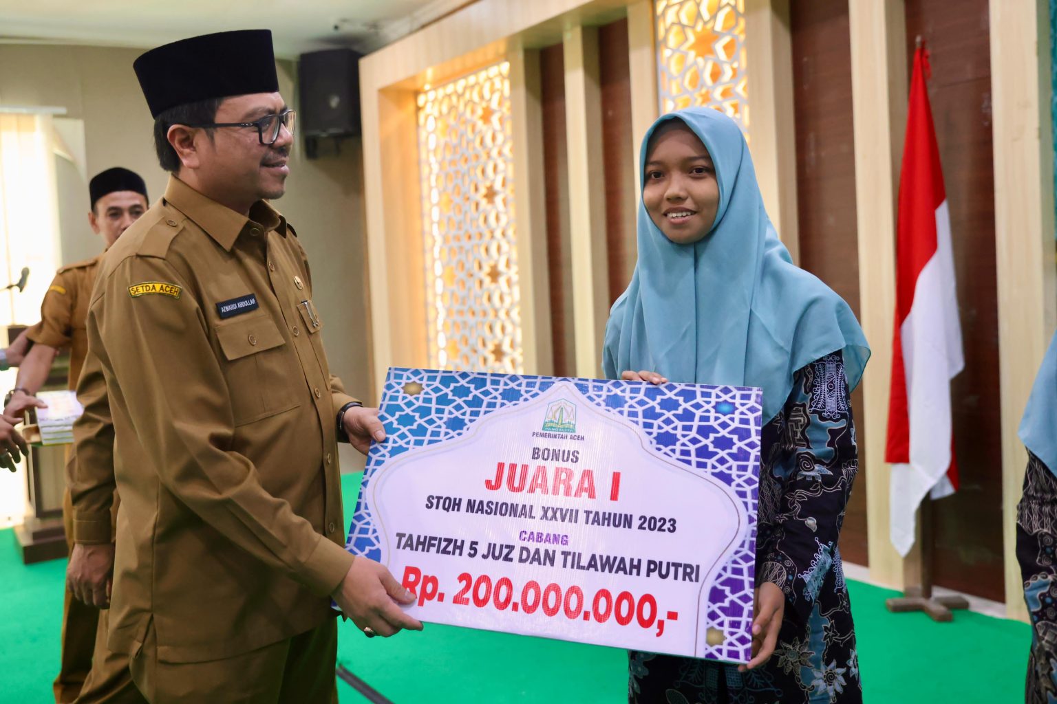 Bonus Ratusan Juta Pj Sekda Serahkan untuk Juara STQH Nasional Dari Aceh