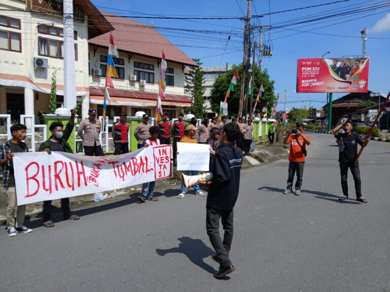 SMur Aceh Barat Suarakan Kenaikan Upah Buruh, Peringatan Hari Buruh Internasional