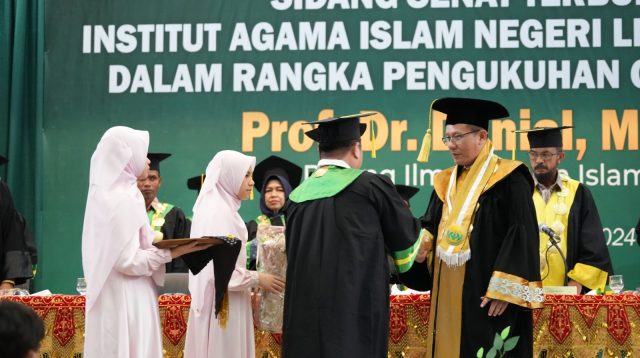 Rektor IAIN Lhokseumawe Prof.Danial dikukuhkan Kemenag Sebagai Guru Besar Ilmu Hukum Islam