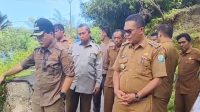 Jalan Longsor Menuju Salur Latun, Pj Bupati Simeulue Tinjau Langsung