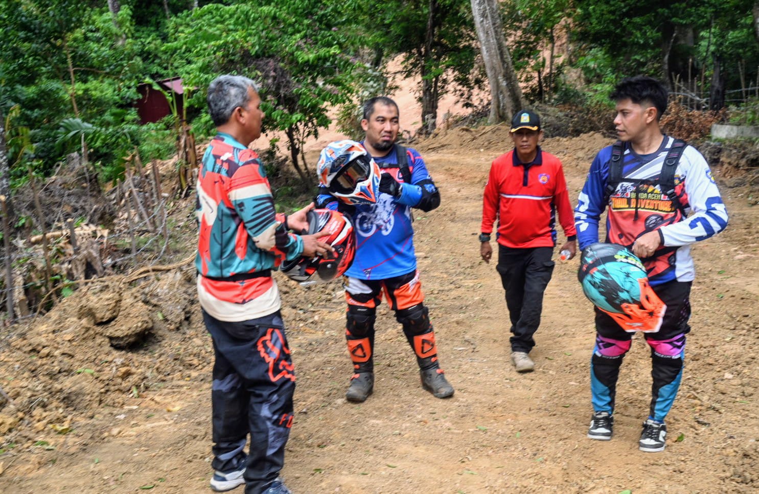 Jalan Menuju Venue PON Paralayang , Pj Bupati Iswanto Tinjau Progres Pembangunan
