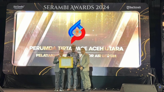 Terima Anugerah Serambi Award 2024 Perumda Tirta Pase