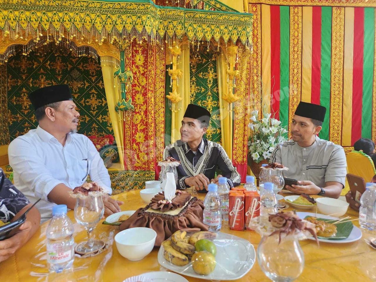 Lewat Open House Bertemu PJ Wali Kota Langsa, Ketua Perwal Kota Langsa Chaidir Toweren Seusai Sholat Idul Adha 1445 H Silaturahmi