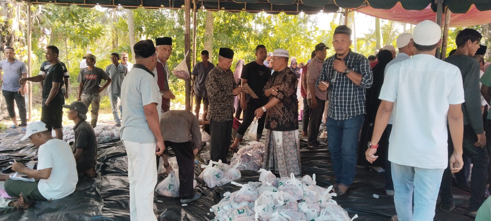 Hari Raya Idul Adha 1445 H, Warga Blang Crum Qurban 18 Ekor Sapi