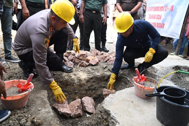 Wakili Pj Bupati Lakukan Peletakan Batu Pertama