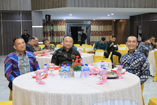 Dengan Lakon, Personel Polda Aceh Saksikan Wayang Kulit