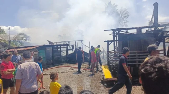 3 Rumah Warga di Lalap Sijago Merah