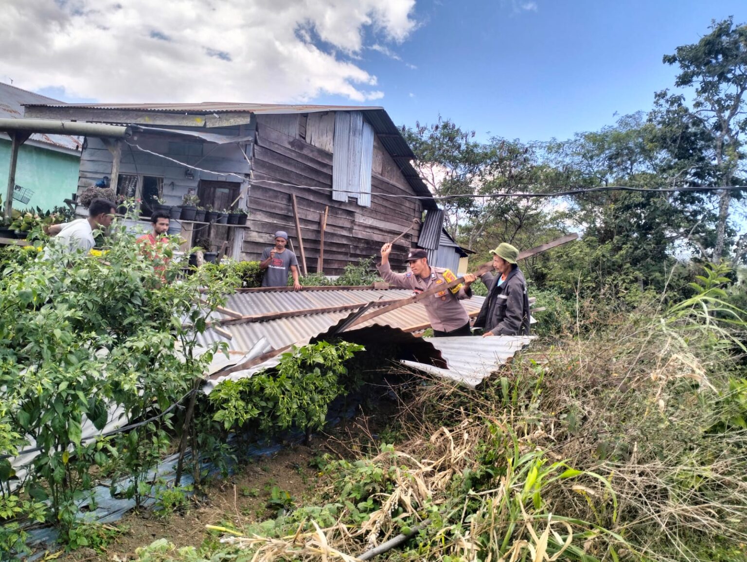 Angin Puting Beliung Terjang Satu Unit Rumah Warga