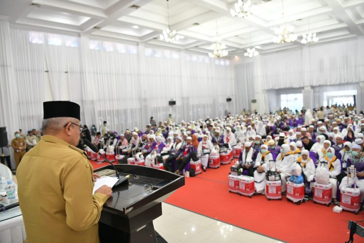 Pj Gubernur Sambut Kepulangan Kloter Terakhir Jamaah Haji