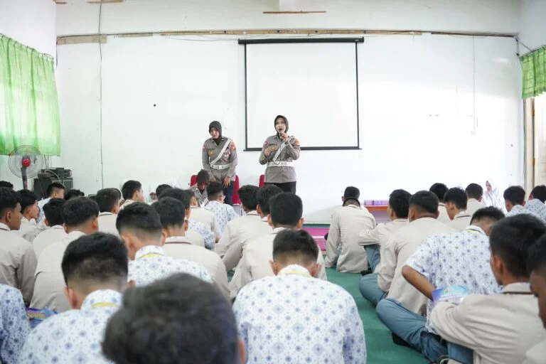 Razia Patuh Seulawah Fokus Pada Sosialisasi Terhadap Pelajar