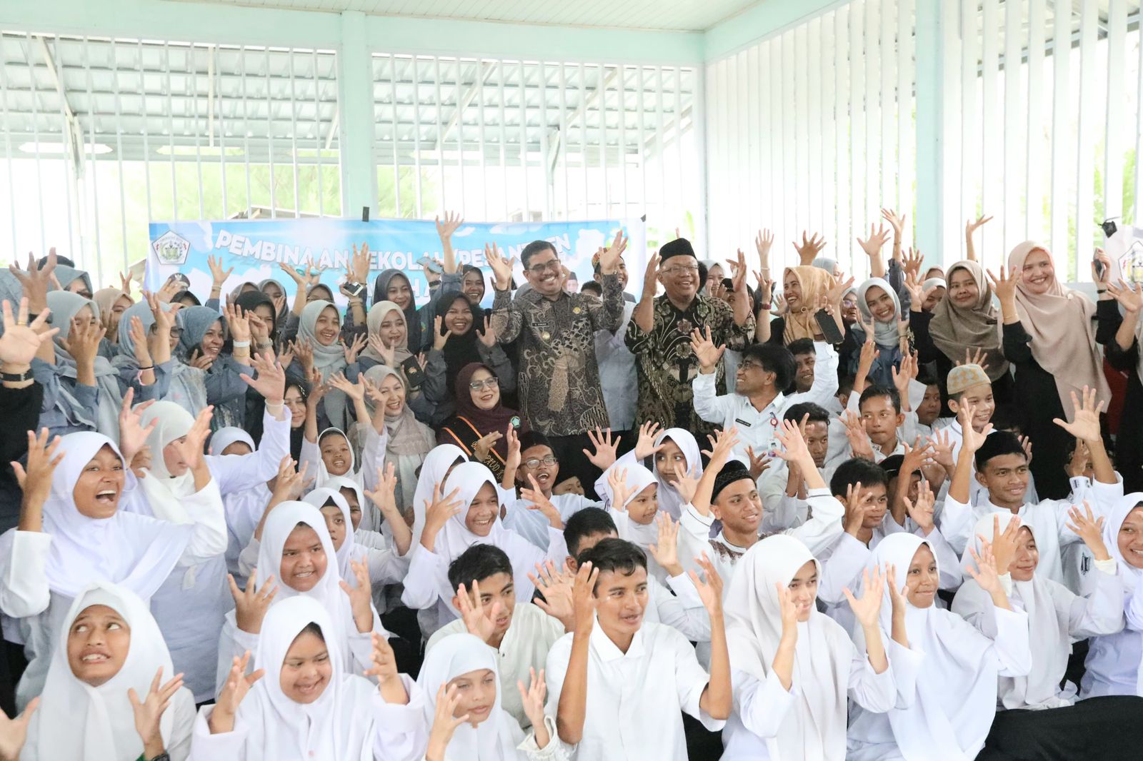 Pj Wali Kota Hanan Rayakan Hari Anak Nasional Bersama Anak SLB Aneuk Naggroe