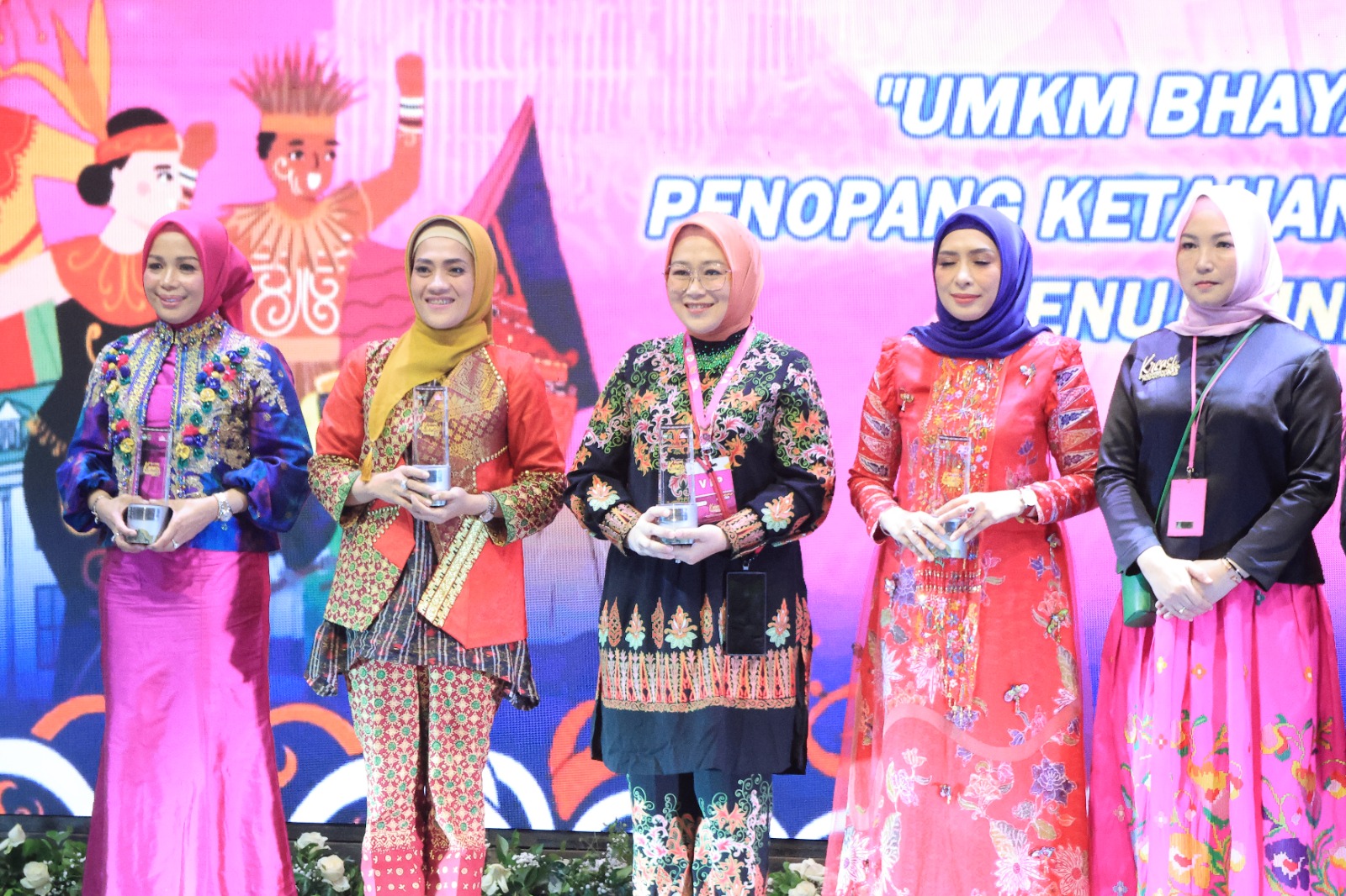 Bhayangkari Daerah Aceh Juara Tiga Stand Terbaik Bazar KBN 2024