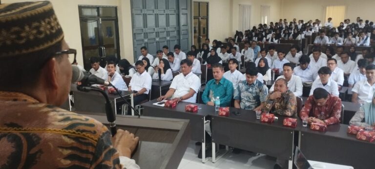 Rektor Unida Lepas 172 Mahasiswa Ikut KKM