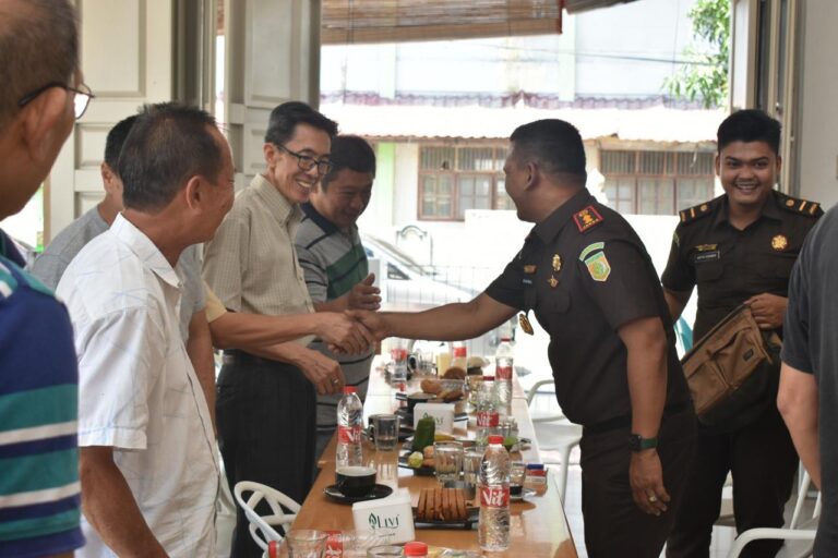 Bersama Komunitas Tiong Hoa Kejari Bireuen Jalin Silaturahmi 