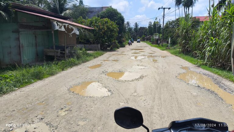 Jalan Keude Keumuneng Belum Merdeka