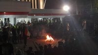 Hingga Malam Ini, Mahasiswa Masih Bertahan di Gedung DPRA