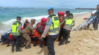 Pemancing Tewas Usai Dihempas Ombak di Pantai Riting