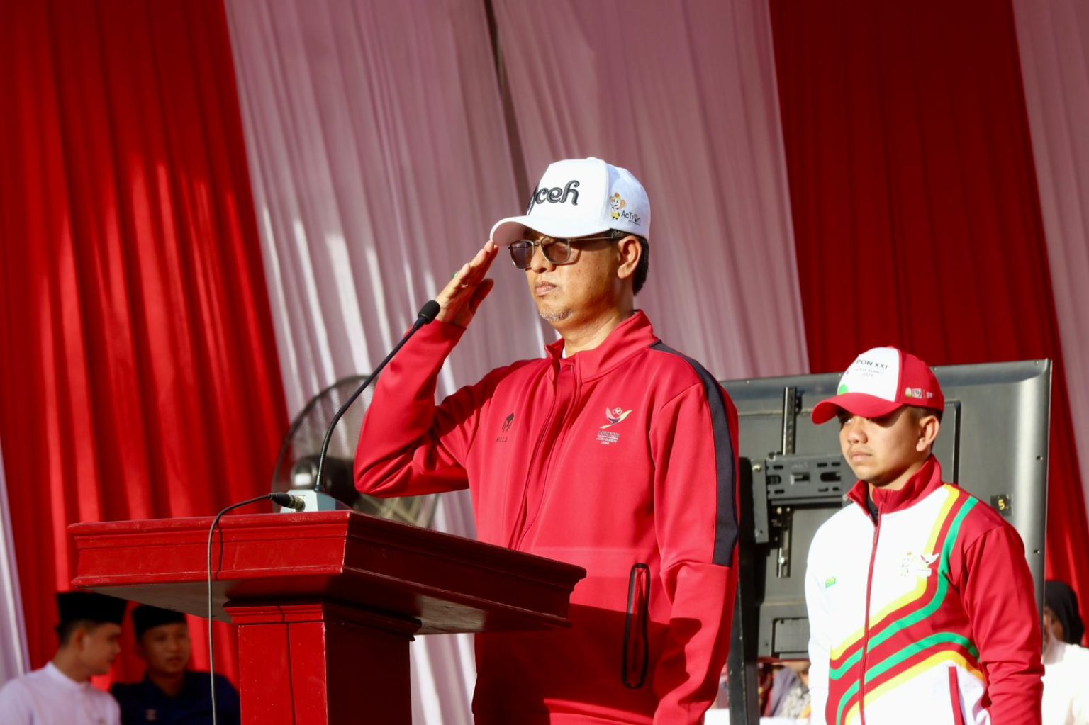 Iskandar AP Pimpin Upacara Penurunan Bendera Kontingen