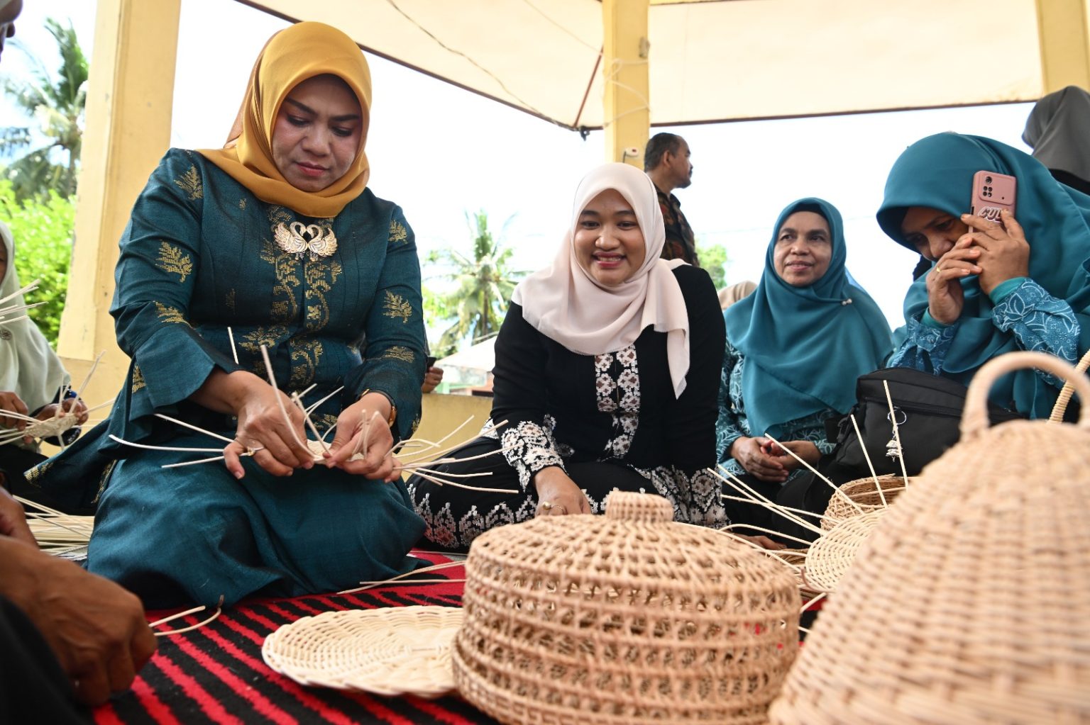 Pj Ketua Dekranasda Aceh Apresiasi Pengrajin Rotan