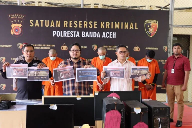 Satreskrim Polresta Banda Aceh Amankan Sejumlah Penjudi Online