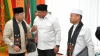 Pj Gubernur Safrizal Peusijuek Menteri Ekraf