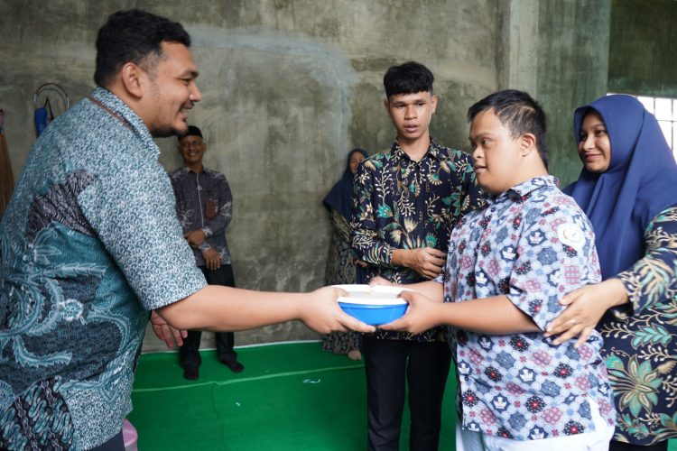 Peringati Hari Ikan Nasional, PT Pema Anjangsana ke SLB TNCC